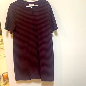 Loft dress size large in maroon and black stripe with pockets